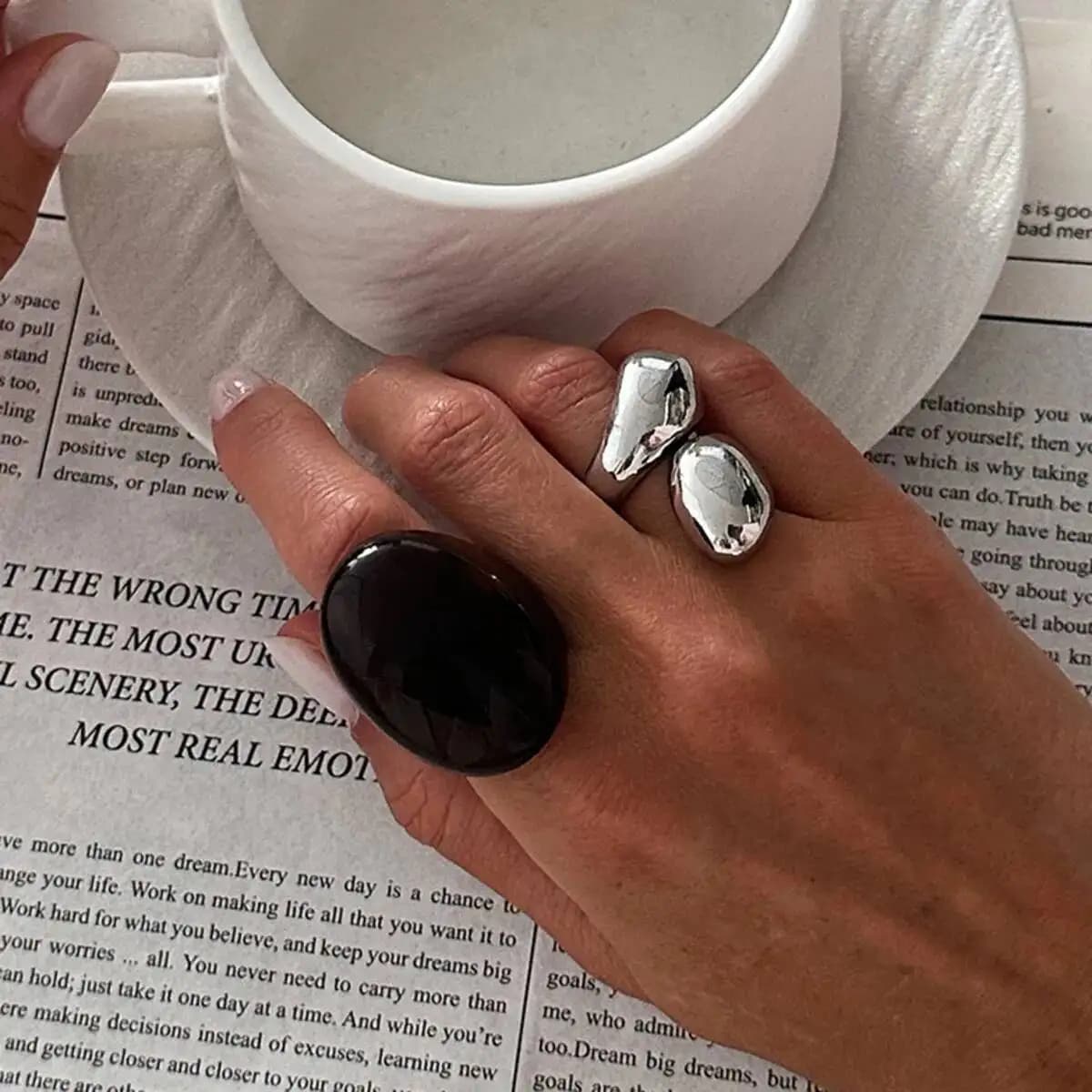 KunJoe 2Pcs/Set New Retro Metal Water Drop Acrylic Ring Women 2026 Fashion Geometric Thick Resin Knuckle Rings Set Boho Jewelry